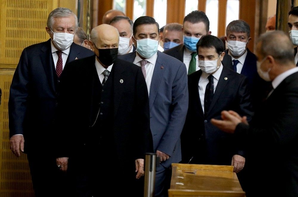 Bahçeli: "Saygıdeğer sözde gazeteci"