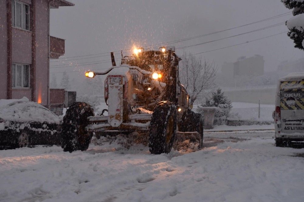 Balıkesir'de 200 kırsal mahalle yolu kapalı