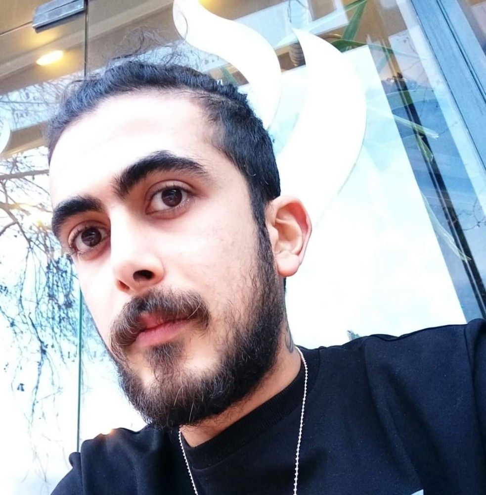Boynundaki dövmeden yakalandı