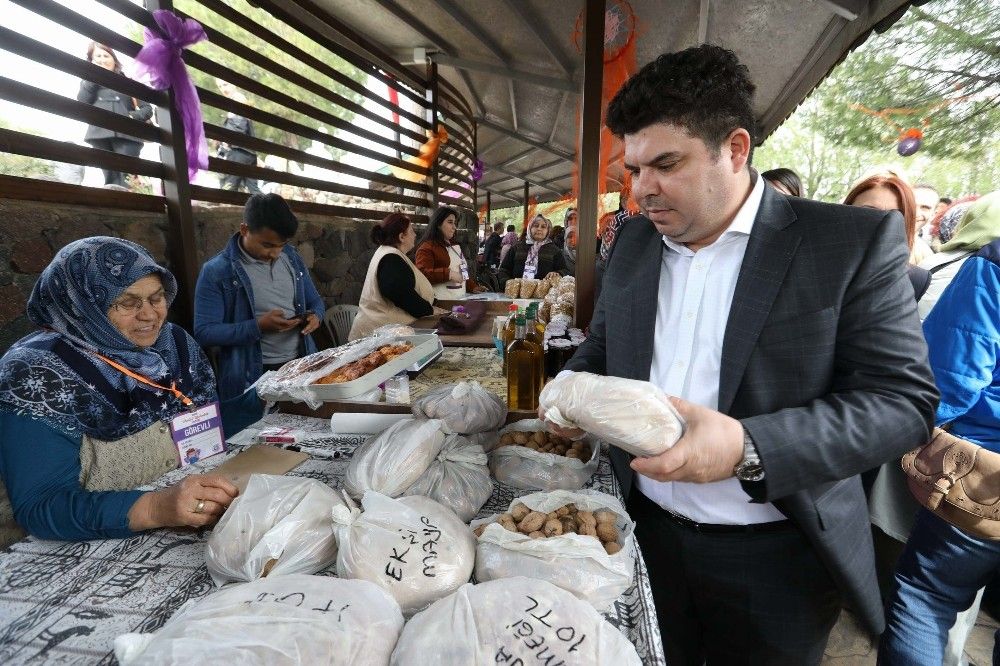 Buca'nın üreten elleri Mevlana'da tezgah açıyor
