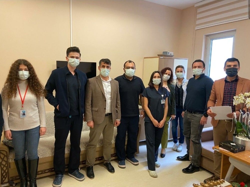Çeşme'de, hemodiyaliz ünitesi çalışanlarına başarı belgesi