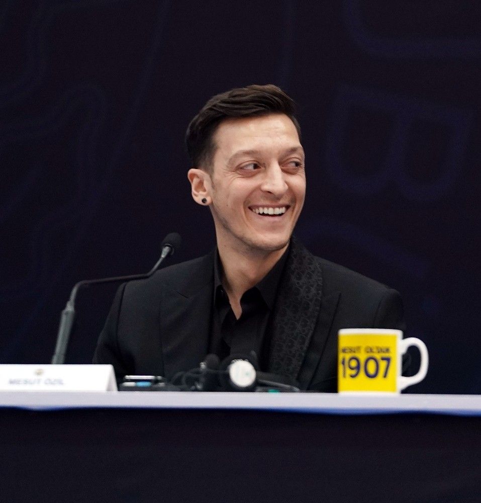 "Mesut Özil, Fenerbahçe'sine kavuştu"