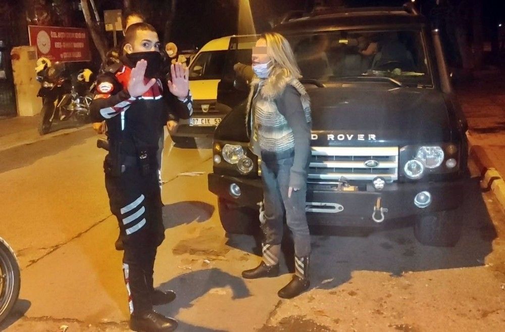 Dur ihtarına uymayan avukata 7 kez ceza