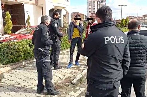Edremit'te ehliyetsiz sürücü yolu savaş alanına çevirdi