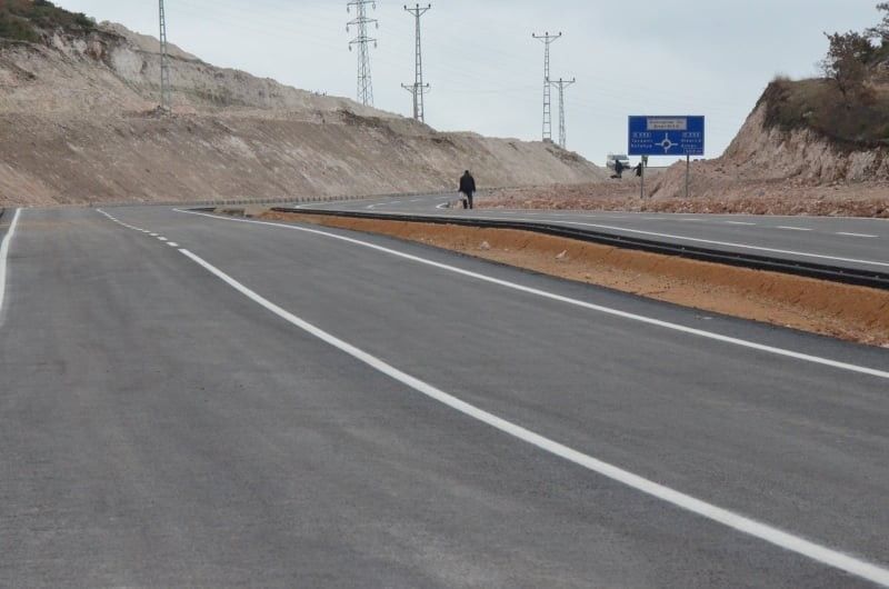 Emet'te yol çilesi bitiyor