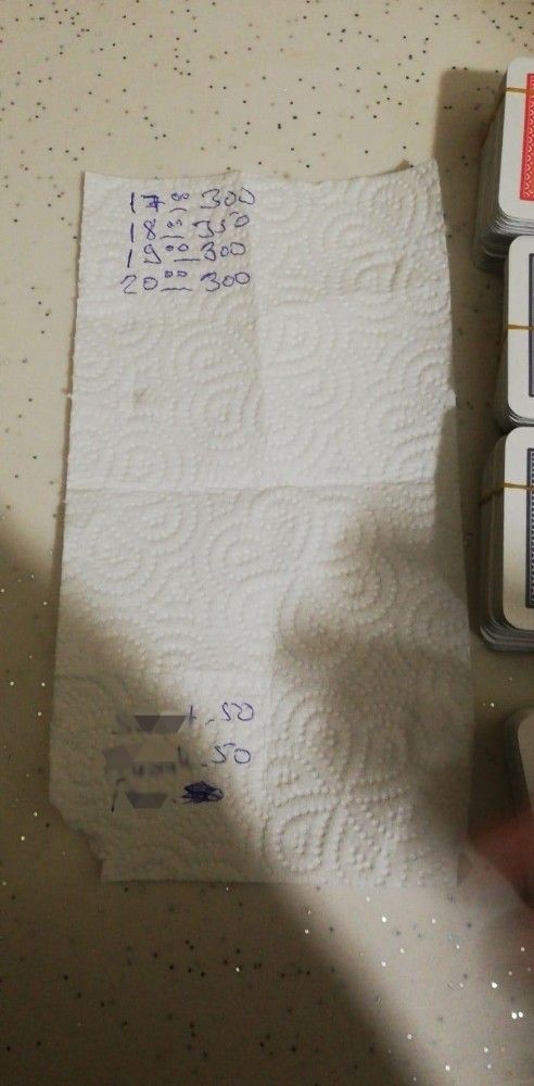 Evi kumarhaneye çevirseler de polisten kaçamadılar