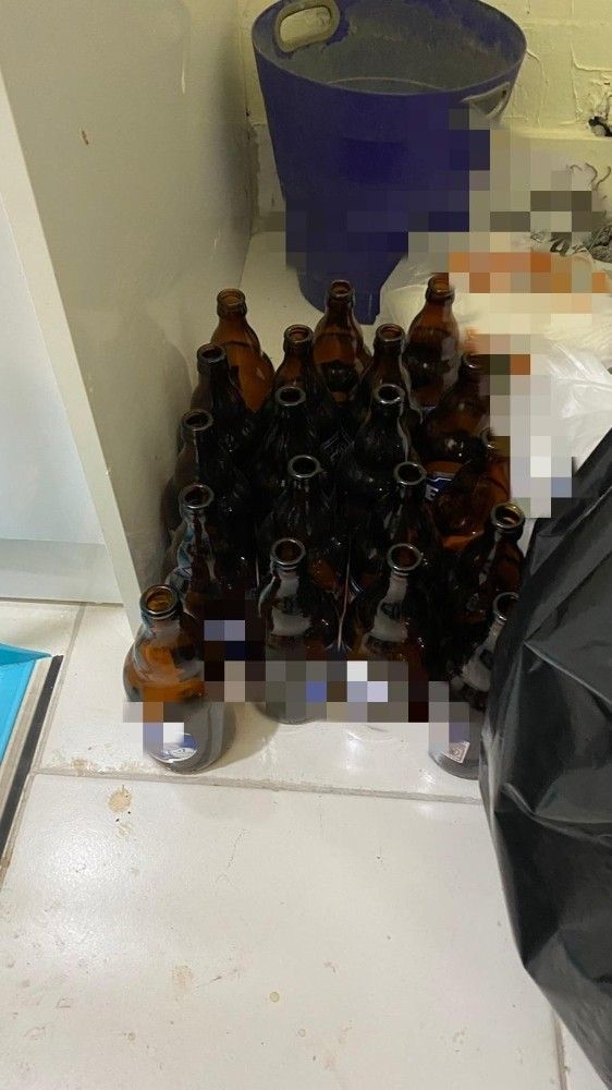 Evi kumarhaneye çevirseler de polisten kaçamadılar