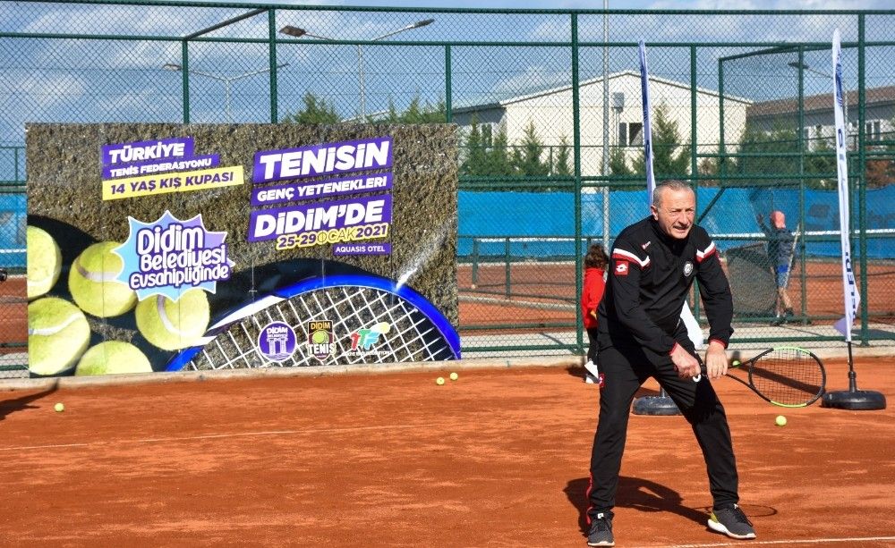 Geleceğin tenisçileri, Didim'de buluştu