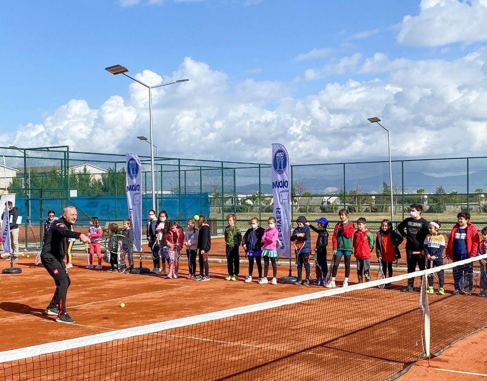 Geleceğin tenisçileri, Didim'de buluştu