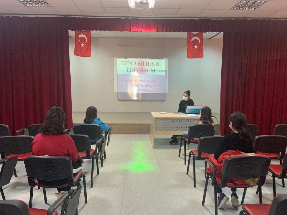 İzmir Büyükşehir Belediyesi'nden depremzedelere yönelik ince hareket