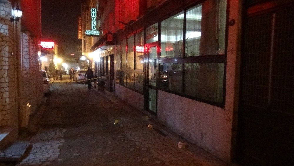 İzmir'de otelde silahlı saldırı: 1 yaralı