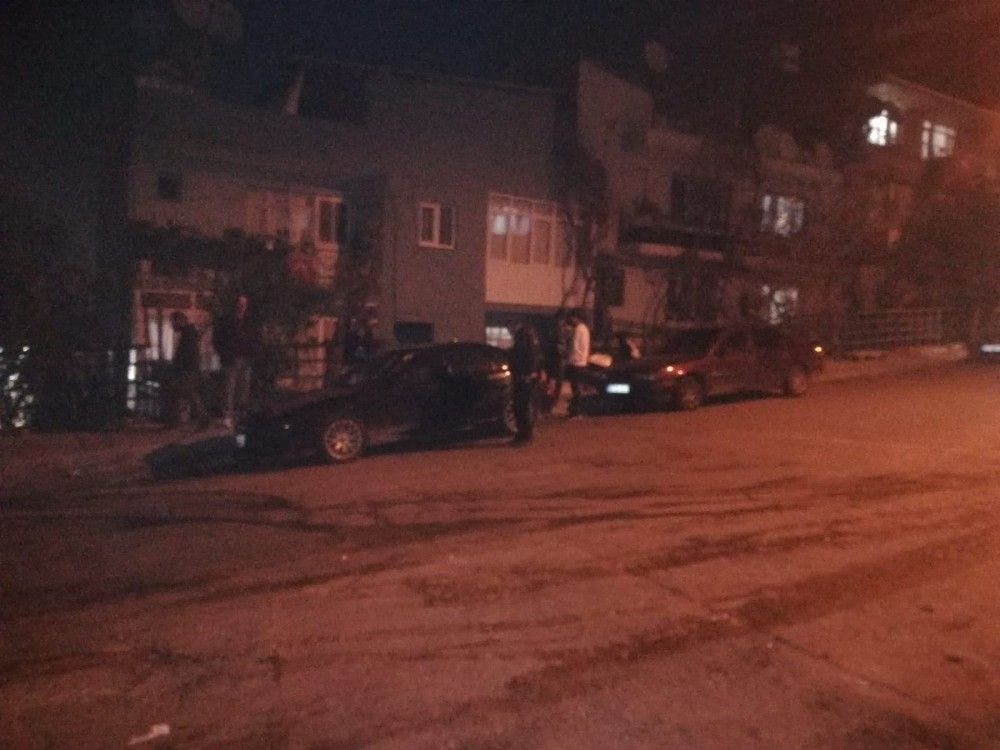 İzmir'de silahlı kavga: 1'i kadın 4 yaralı
