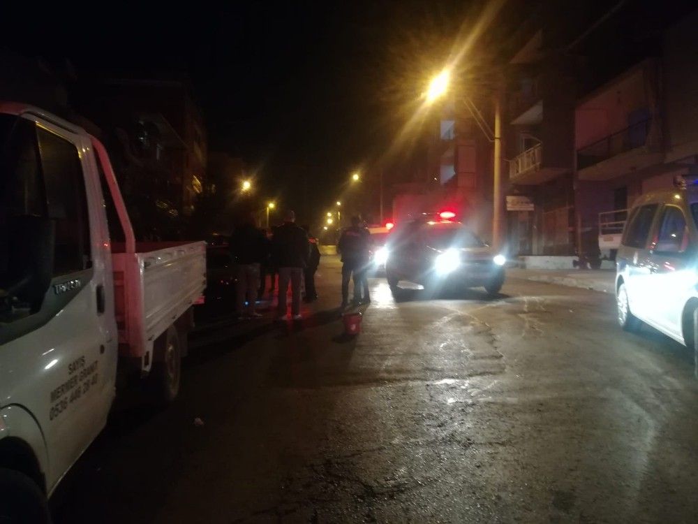 İzmir'de silahlı kavga: 1'i kadın 4 yaralı