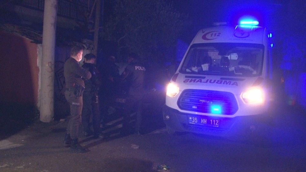 İzmir'de yaşlı çift sobadan sızan gazdan etkilendi