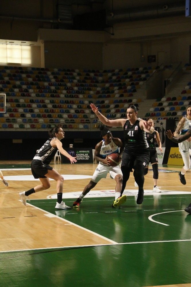 Kadınlar Basketbol Süper Ligi: İzmit Belediyespor: 74 - Beşiktaş: 68