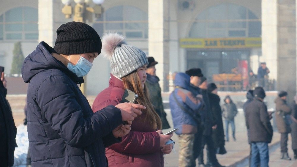 Kırgızistan'da Cumhurbaşkanlığı seçimini kazanan Caparov yemin etti