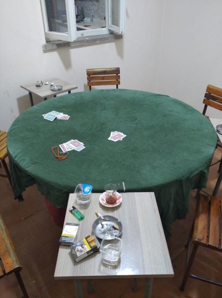 Kumarhaneye çevrilen eve polis baskını
