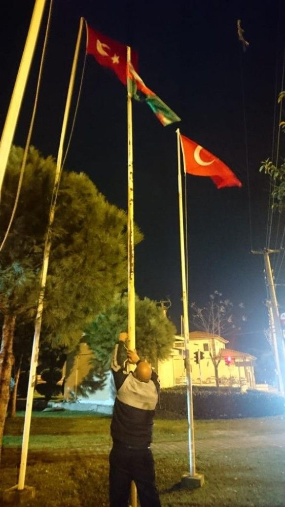 Manisa Büyükşehir Belediyesinden bayrak hassasiyeti
