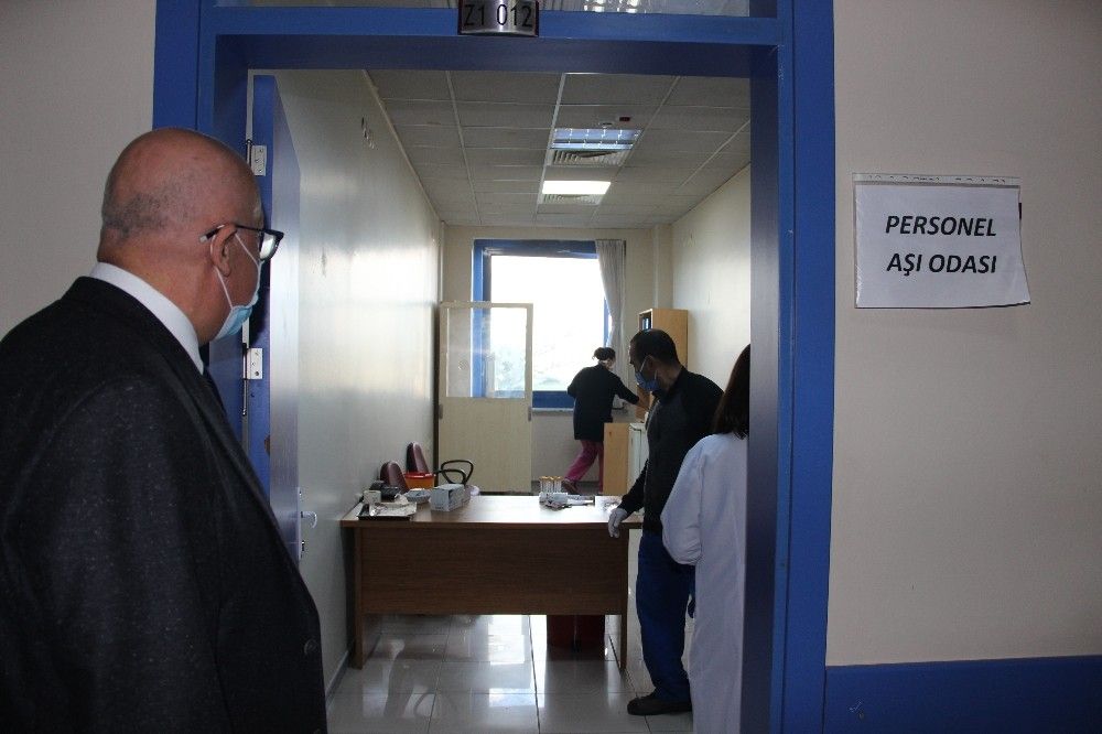 Manisa'ya ilk Covid-19 aşıları geldi