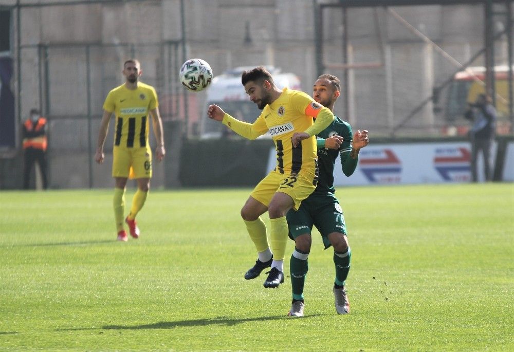 Menemenspor evinde 4 golle mağlup