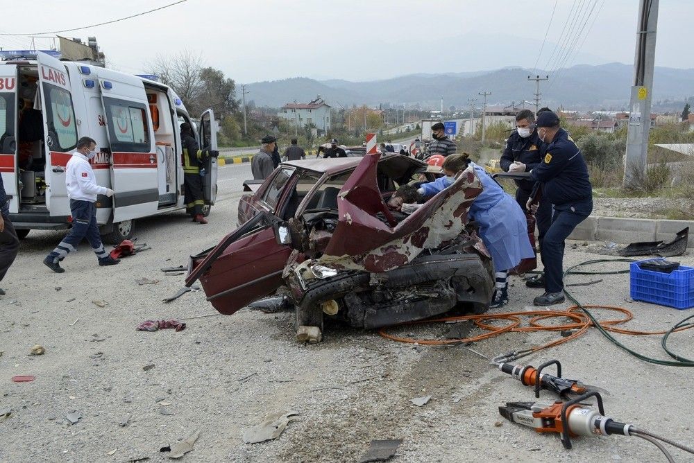 Muğla'da trafik kazası: 2 ölü, 3 yaralı