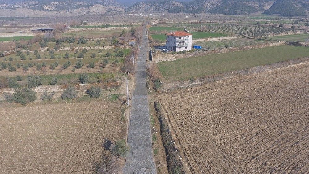 Pamukkale Belediyesi kilit parke taşları ile sokakları kaplıyor