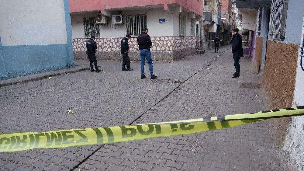 Sokak ortasında kurşuna dizildi