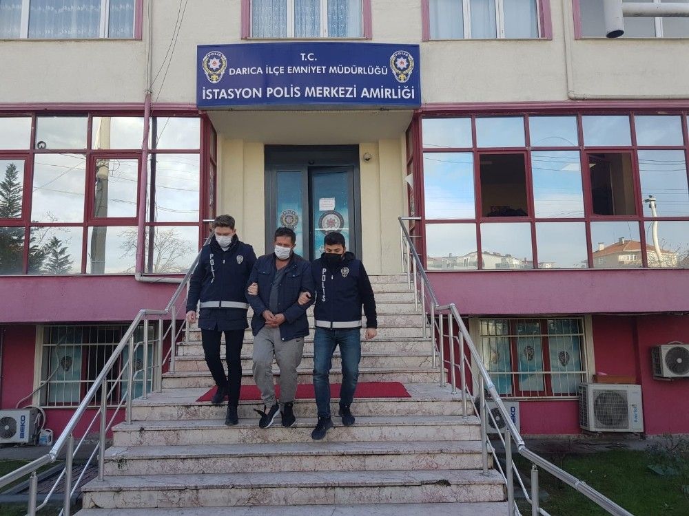 Yakalayan polislere 1 milyon lira rüşvet teklif etti