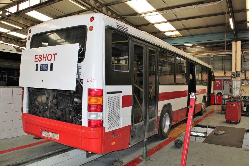 Yıpranan otobüsler tamir ve bakımla yenileniyor