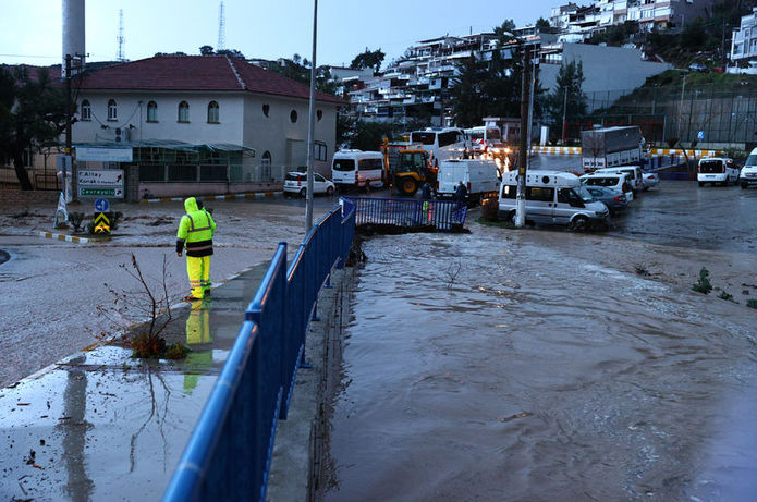 İlk tespit: 673 binayı su bastı