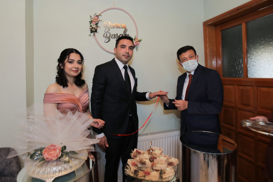 Genel Başkan Yardımcısı kız verdi