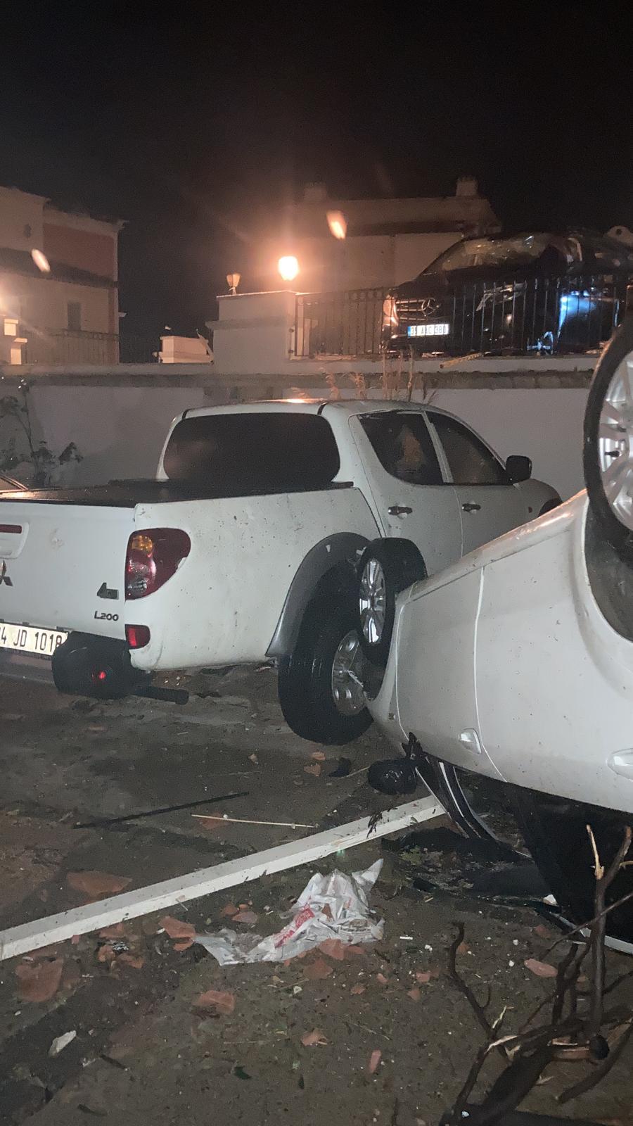 Savaş alanına döndü! Alaçatı'da hortum