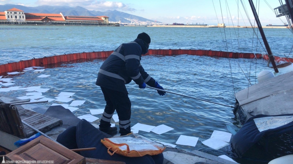 İzmir'de fırtınanın ağır bilançosu