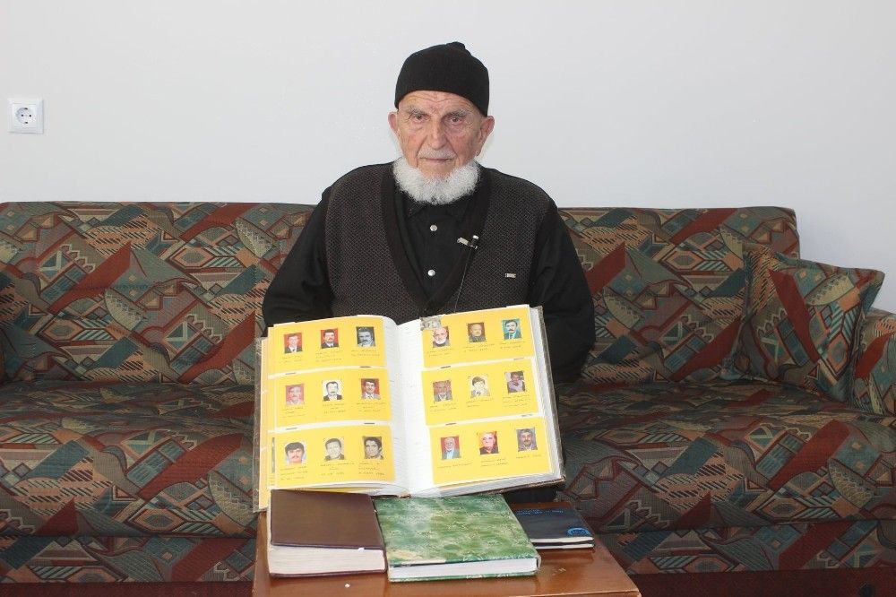 70 yıldır ölenlerin fotoğraflarını biriktiriyor
