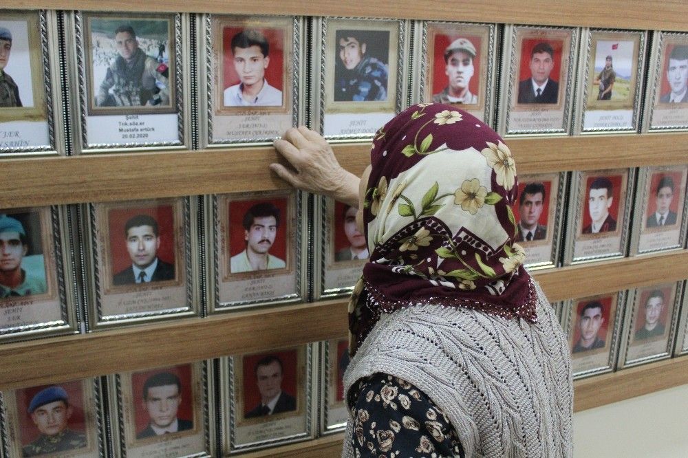 Alzheimer hastası şehit annesi her şeyi unuttu, oğlunu unutmadı