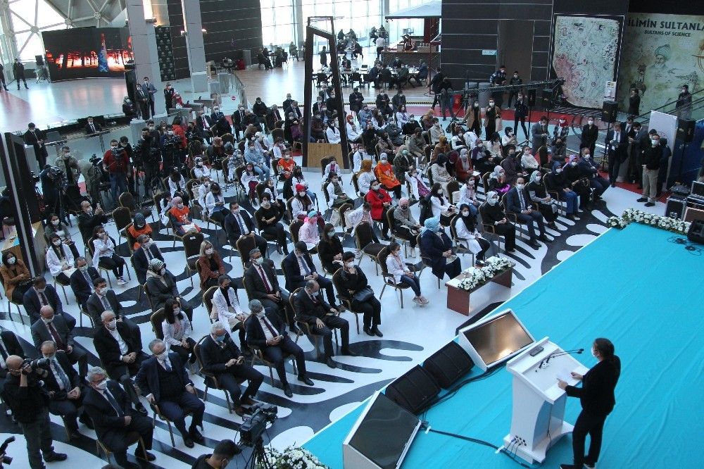 "Astronotlarımızın kadın olup olmayacağını konuştuğumuz bir dönemi yaşıyoruz"