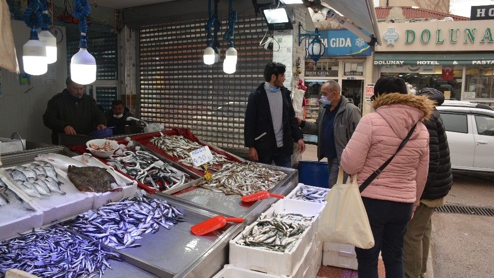 Av yasağı bitti ama hamsi de bitti