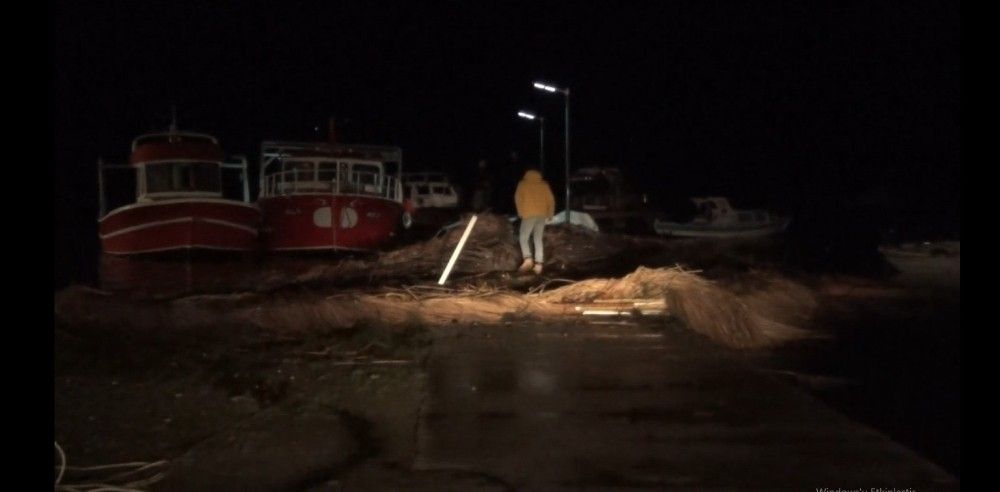 Ayvalık'ı da hortum ve dolu vurdu
