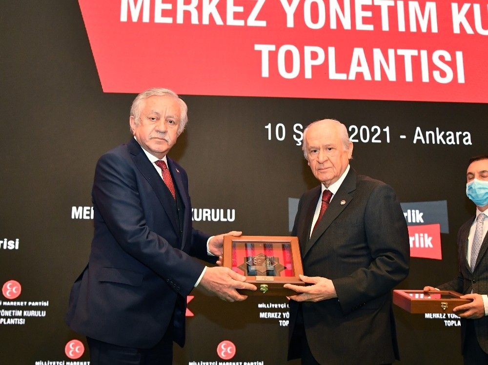 Bahçeli: "Yanlış ve mahsurlu olsa da Anayasa Mahkemesi'nin kararları bağlayıcıdır"