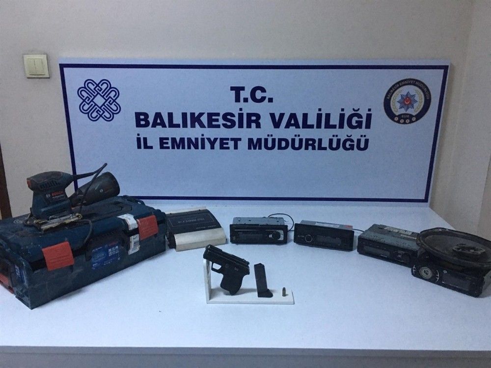 Balıkesir'de 11 aranan şahıs yakalandı