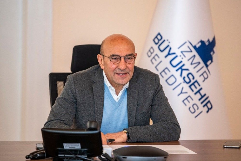 Başkan Soyer "Dönüşüm Evde Başlar" panelinde