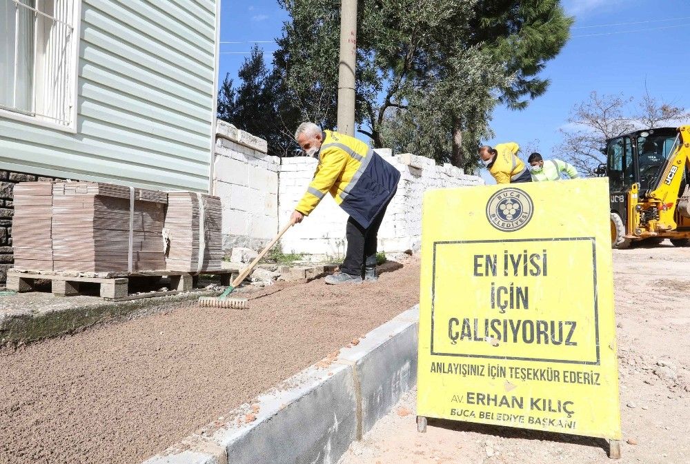 Buca Belediyesi, kentin sokaklarını emek emek yeniliyor