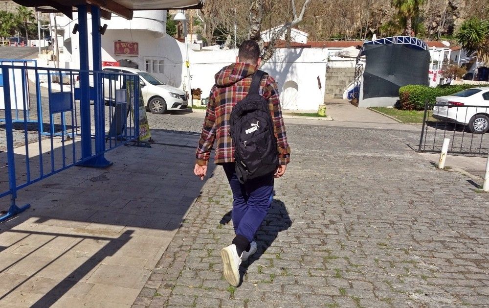 Ceza yiyeceğini düşünüp ağladı