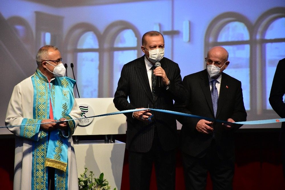 Cumhurbaşkanı Erdoğan: "Bir kesim yaşanan her olumlu gelişmeden rahatsız oluyor"