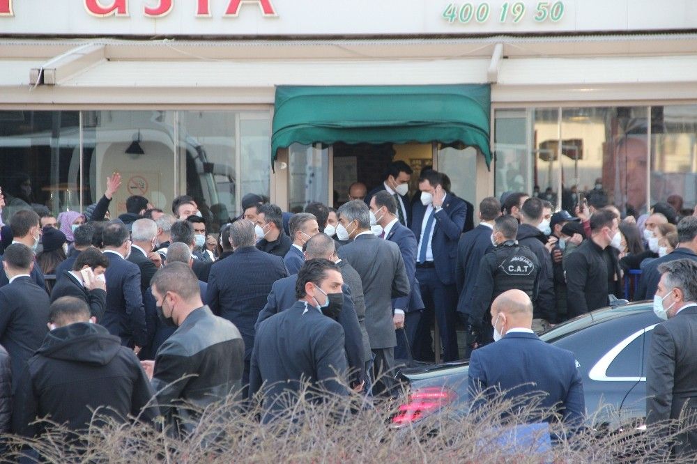 Cumhurbaşkanı Erdoğan'a İzmirlilerden büyük ilgi