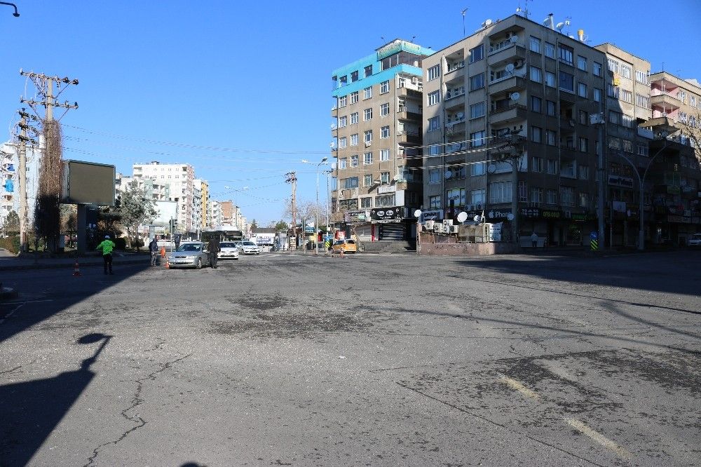 Diyarbakır'da 56 saatlik kısıtlamanın ilk gününde derin sükut