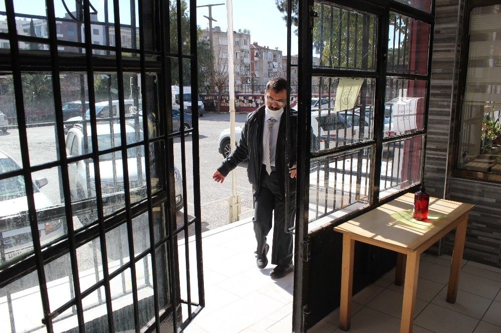Engelli Hüseyin kaybetmediği umudunu kitap sayfalarına döktü