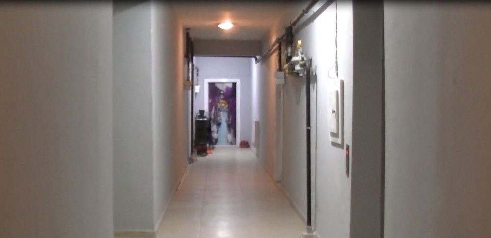 Gören bir kez daha bakıyor