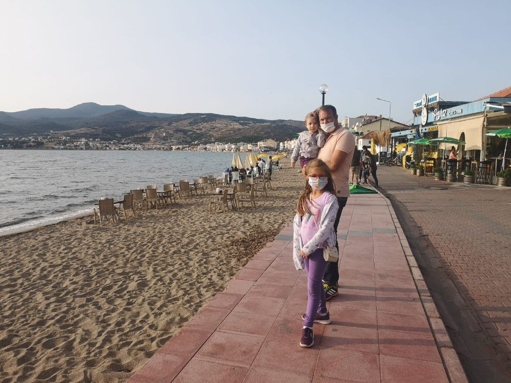 Havalar ısındı, İzmir'de plaj ve parklar doldu
