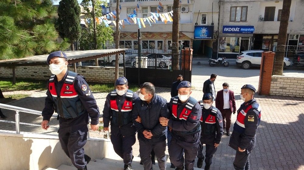 Hazine arazilerini peşkeş çekenlere operasyon